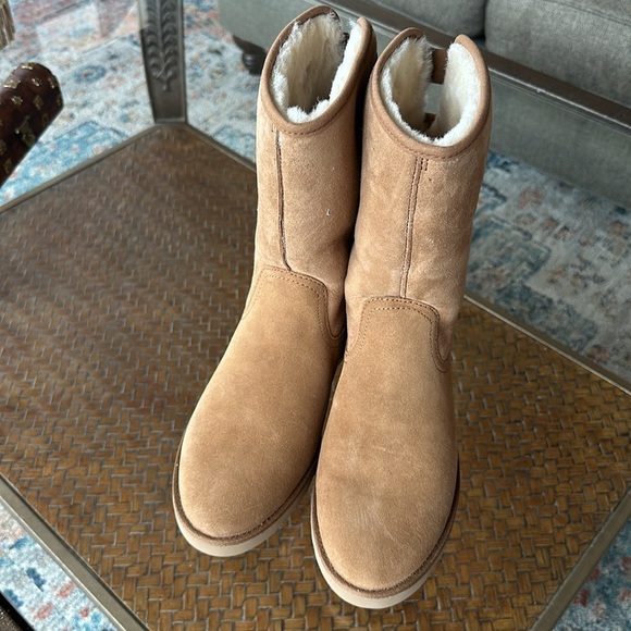 UGG Romely Cuffable size 7.5 sold out! - Picture 9 of 14